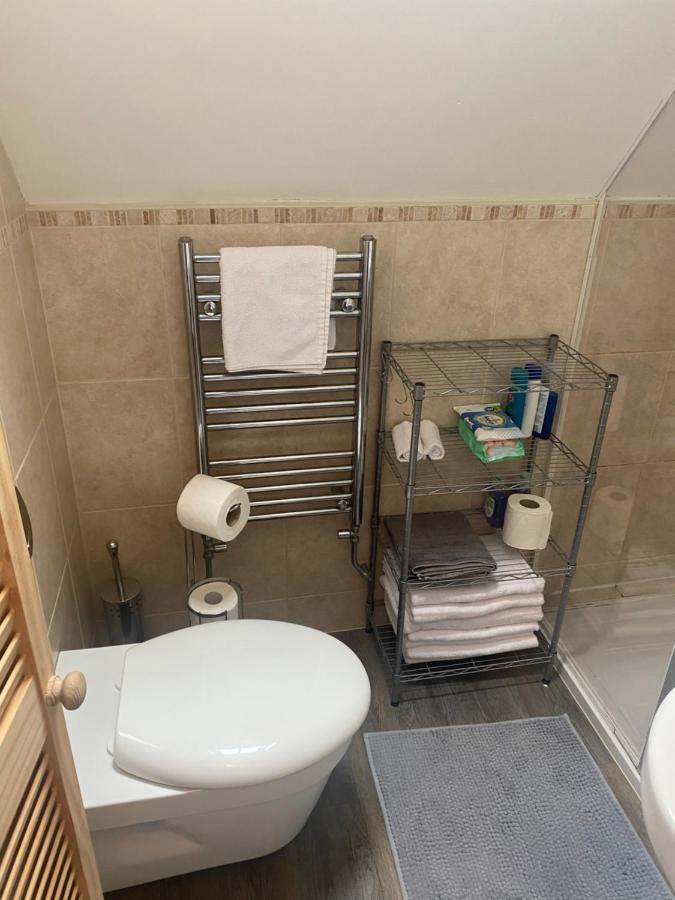 The Willows Lovely Double Apartment 罗斯特雷弗 外观 照片