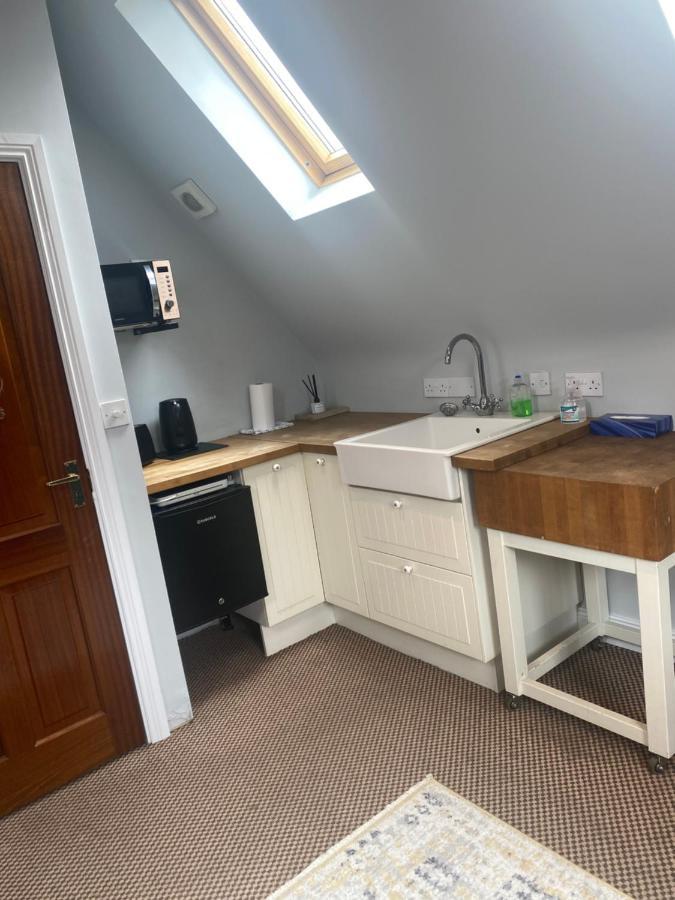 The Willows Lovely Double Apartment 罗斯特雷弗 外观 照片