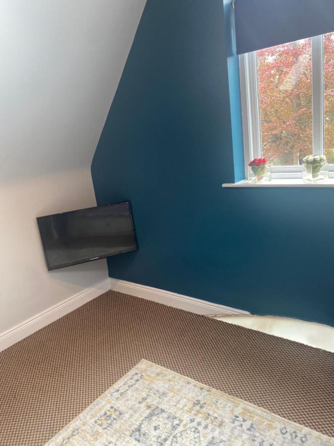 The Willows Lovely Double Apartment 罗斯特雷弗 外观 照片
